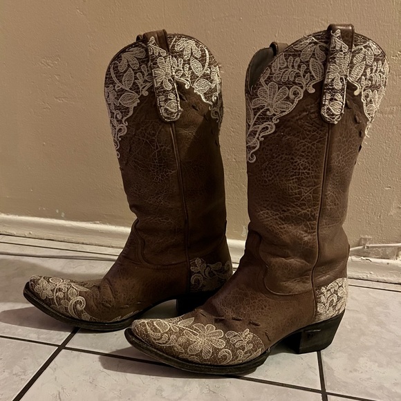 Jeni Lane Lace Western Boots - Picture 9 of 10